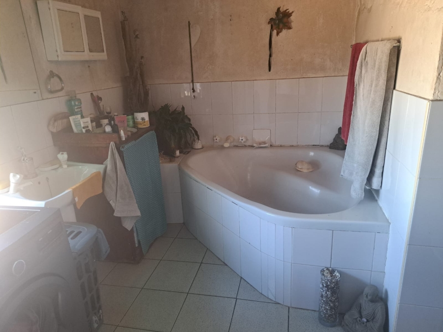 16 Bedroom Property for Sale in Trekoskraal Western Cape